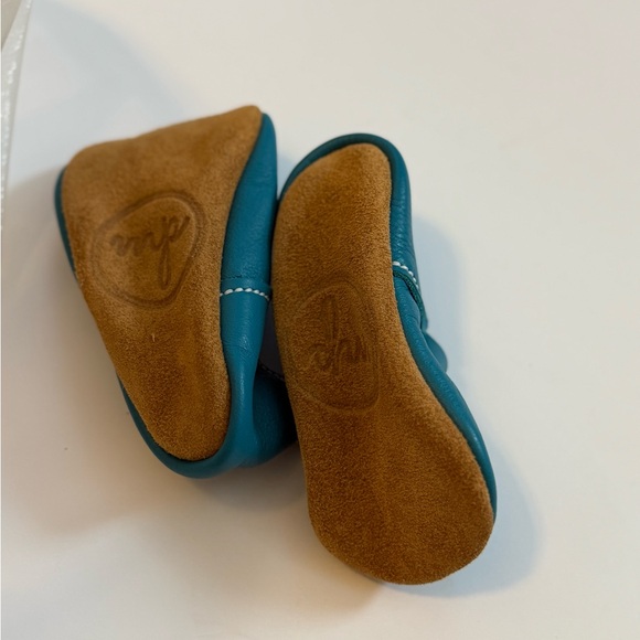 Size 6 mon petit shoes (peacock? ). - Picture 3 of 4